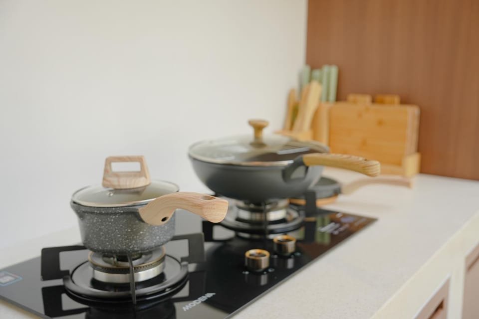 Kitchen or kitchenette, kitchen
