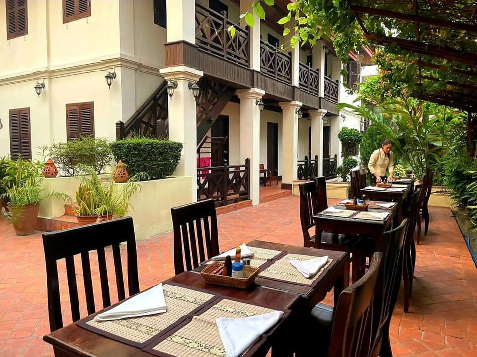 Property building, Garden, Balcony/Terrace, Garden view