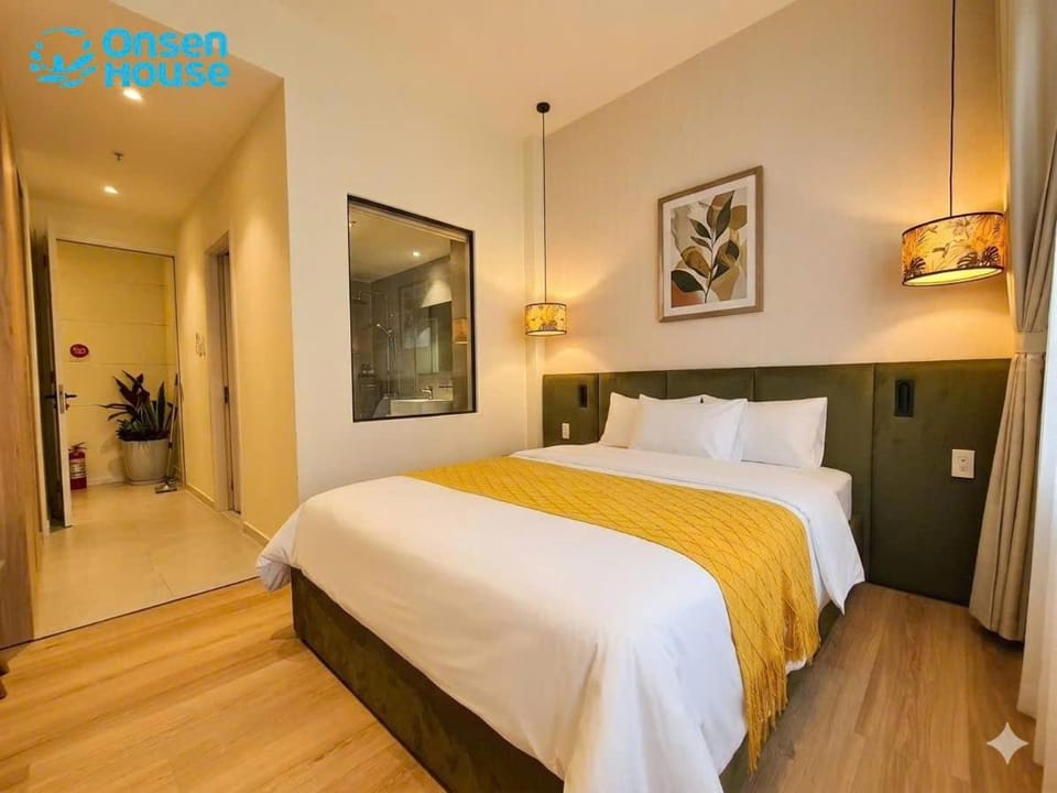 OnsenHouse Boutique Stay - Căn hộ gần biển Mỹ Khê Bed and Breakfast in Da Nang