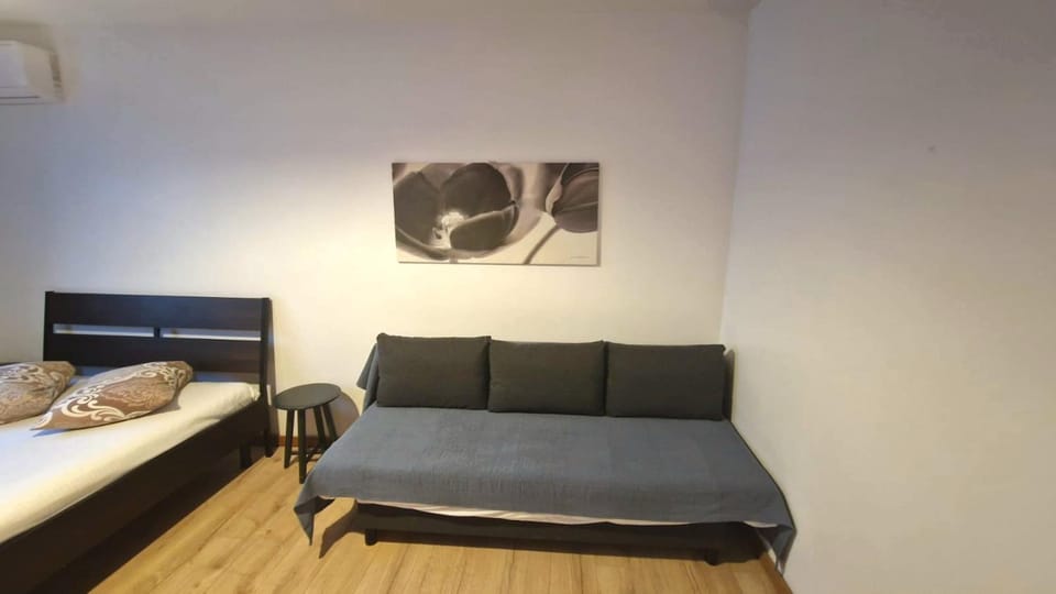 Studio M64 Apartment in Bucharest