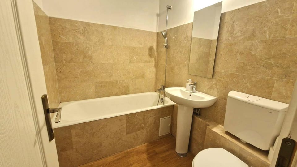 Studio M64 Apartment in Bucharest