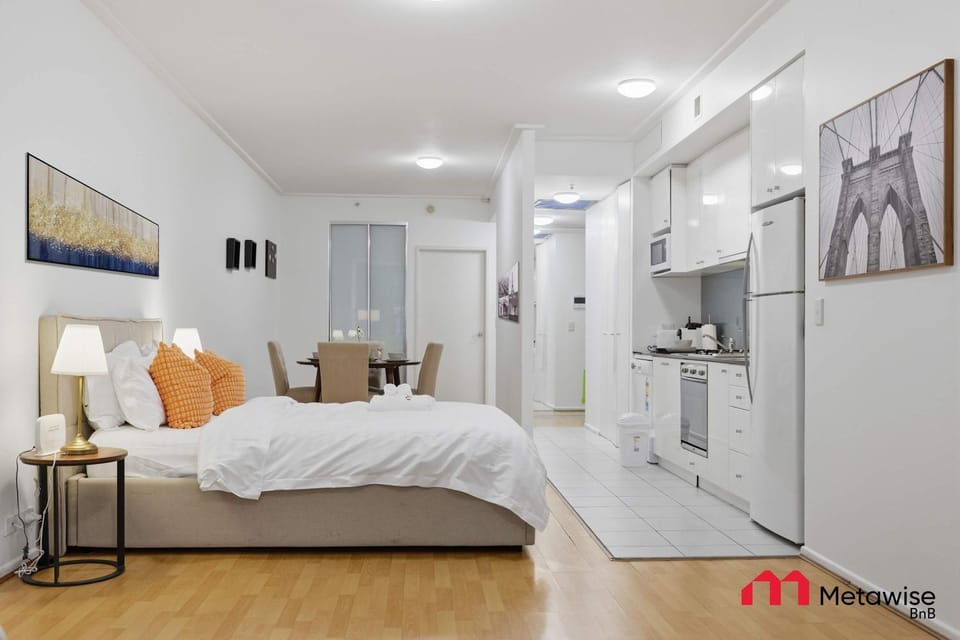 Bed, Kitchen or kitchenette, Photo of the whole room, Bedroom, oven