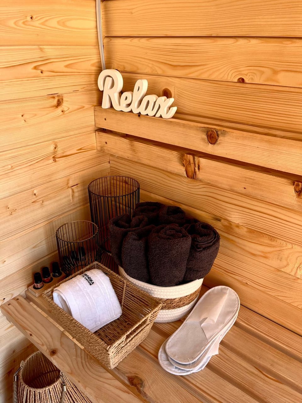 Lanckorońska Stodoła Glamour-Prywatne SPA,Balia i Sauna Villa in Lesser Poland Voivodeship
