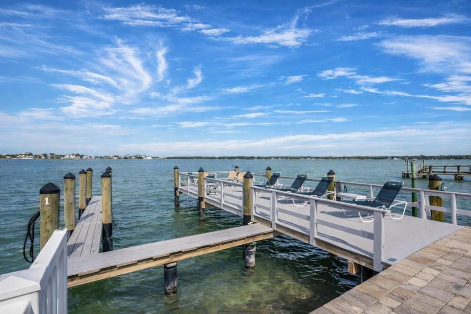 Waterfront Condo with Boat & Fishing Dock Apartment in Treasure Island