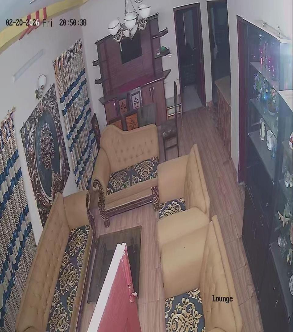First Floor Guest House Bed and Breakfast in Karachi