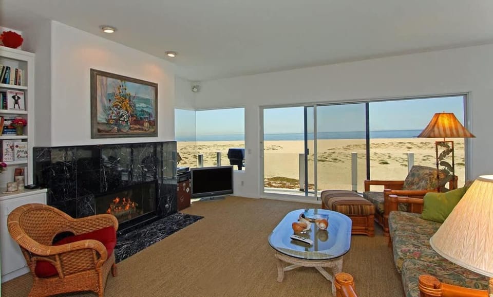 1023 E Balboa B - Beachfront with Balboa Pier View home House in Balboa Peninsula