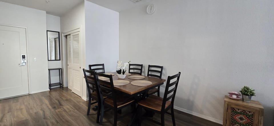 1-Bedroom Apartment near ALX Airport and the Ocean Apartment in Mar Vista