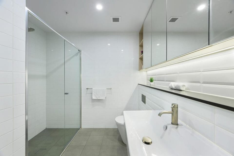 Ryde Comfortable 2BR Stay near Shopping Centre Apartment in Sydney