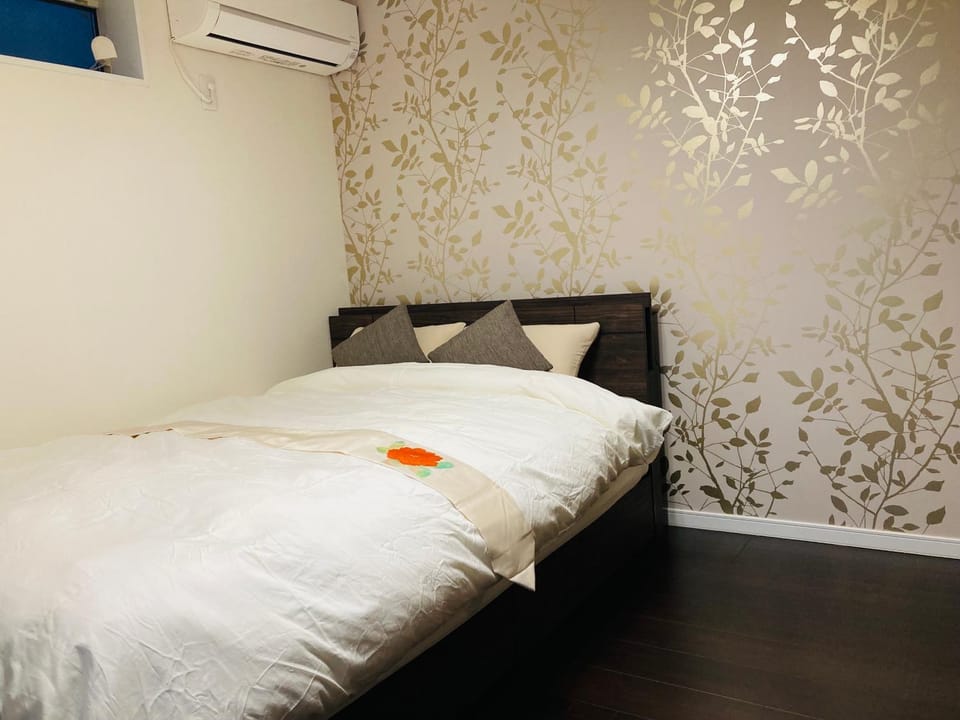 Bedroom, air conditioner