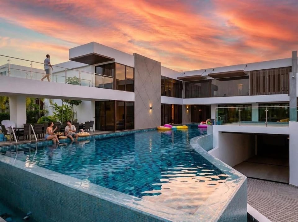 Holiday villa near Pattaya Elephant Village Villa in Pattaya City