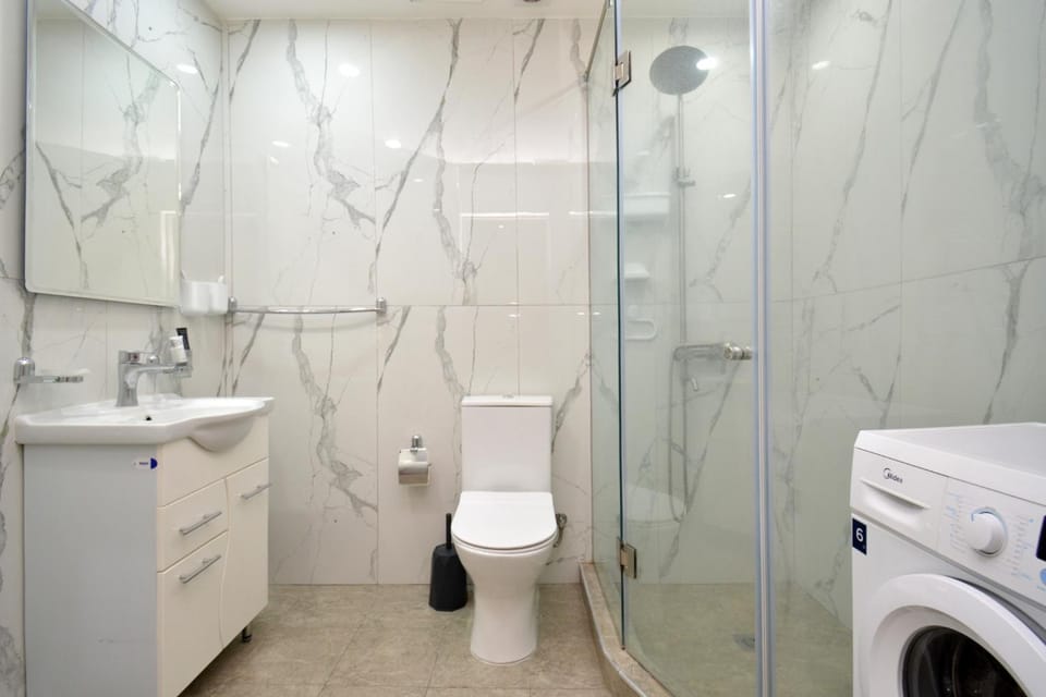 Bathroom, washing machine