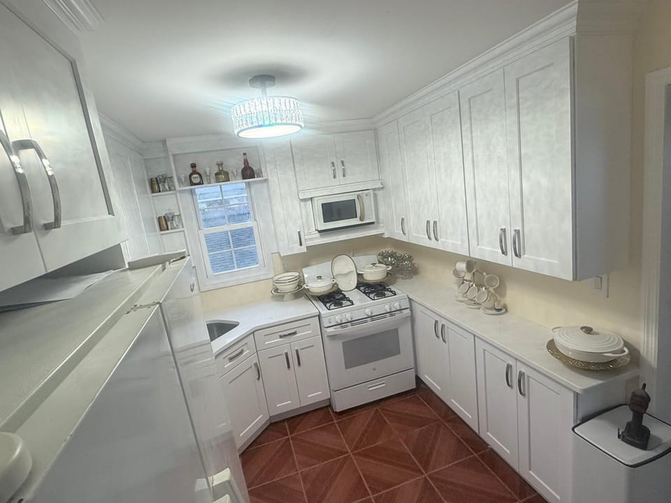 Kitchen or kitchenette, Lounge or bar