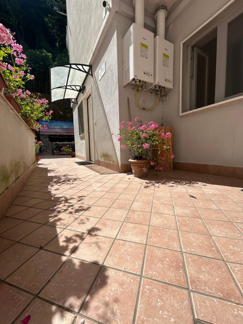 Property building, Day