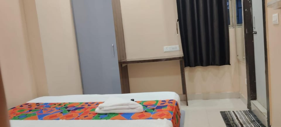 Hotel SR royal Bed and Breakfast in Kolkata