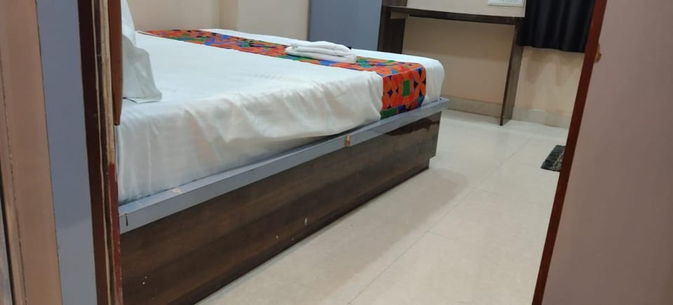 Hotel SR royal Bed and Breakfast in Kolkata