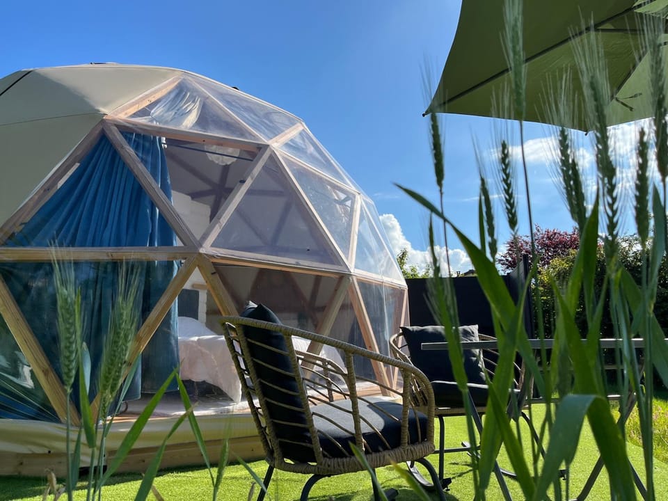 Dôme équipé & baignoire balnéo Luxury tent in Provence-Alpes-Côte d'Azur