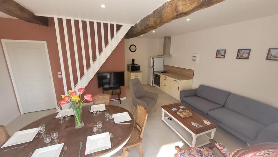 TV and multimedia, Kitchen or kitchenette, Living room