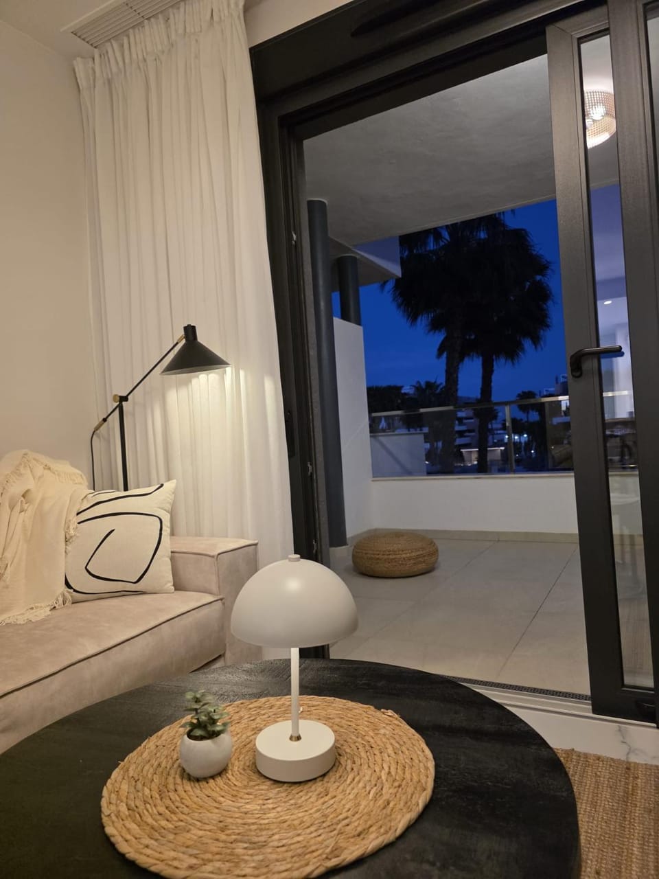 Balcony/Terrace, Living room