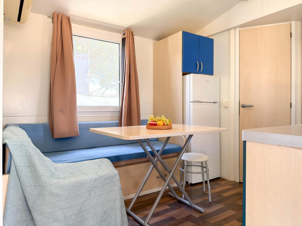Camping Costa Dorada Bungalow Victoria House in Maresme