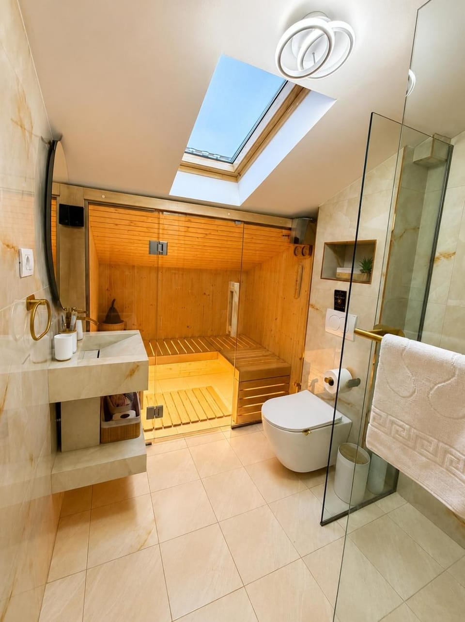 Karian Astra Residence - 3BR Apt with Sauna in the City Center Apartment in Municipality of Ohrid, North Macedonia