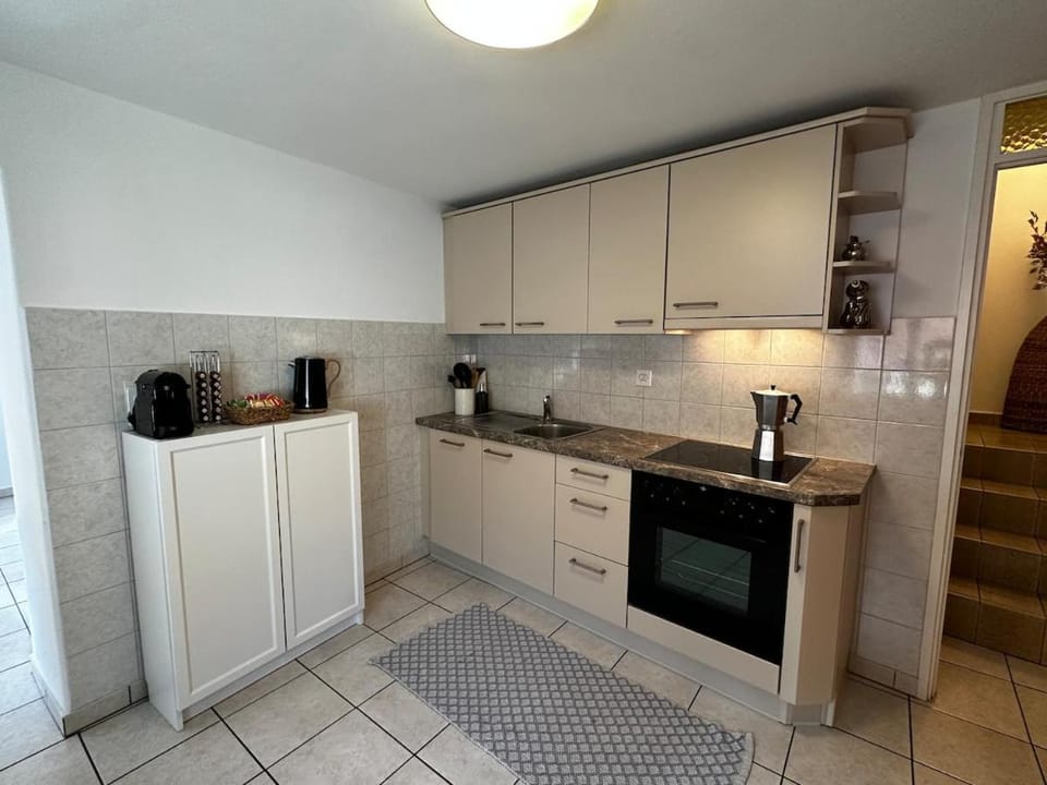 Charming and Typical Cottage with Private Pergola House in Bellinzona