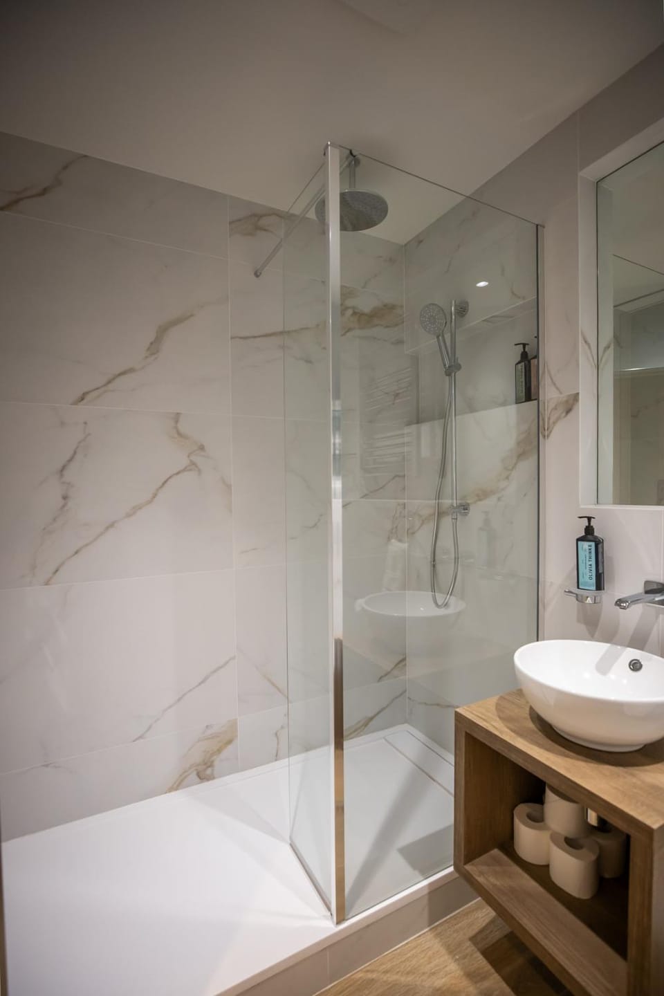 Shower, Bathroom, towels