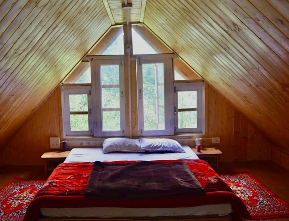 Moksh Jibhi Retreat House in Himachal Pradesh