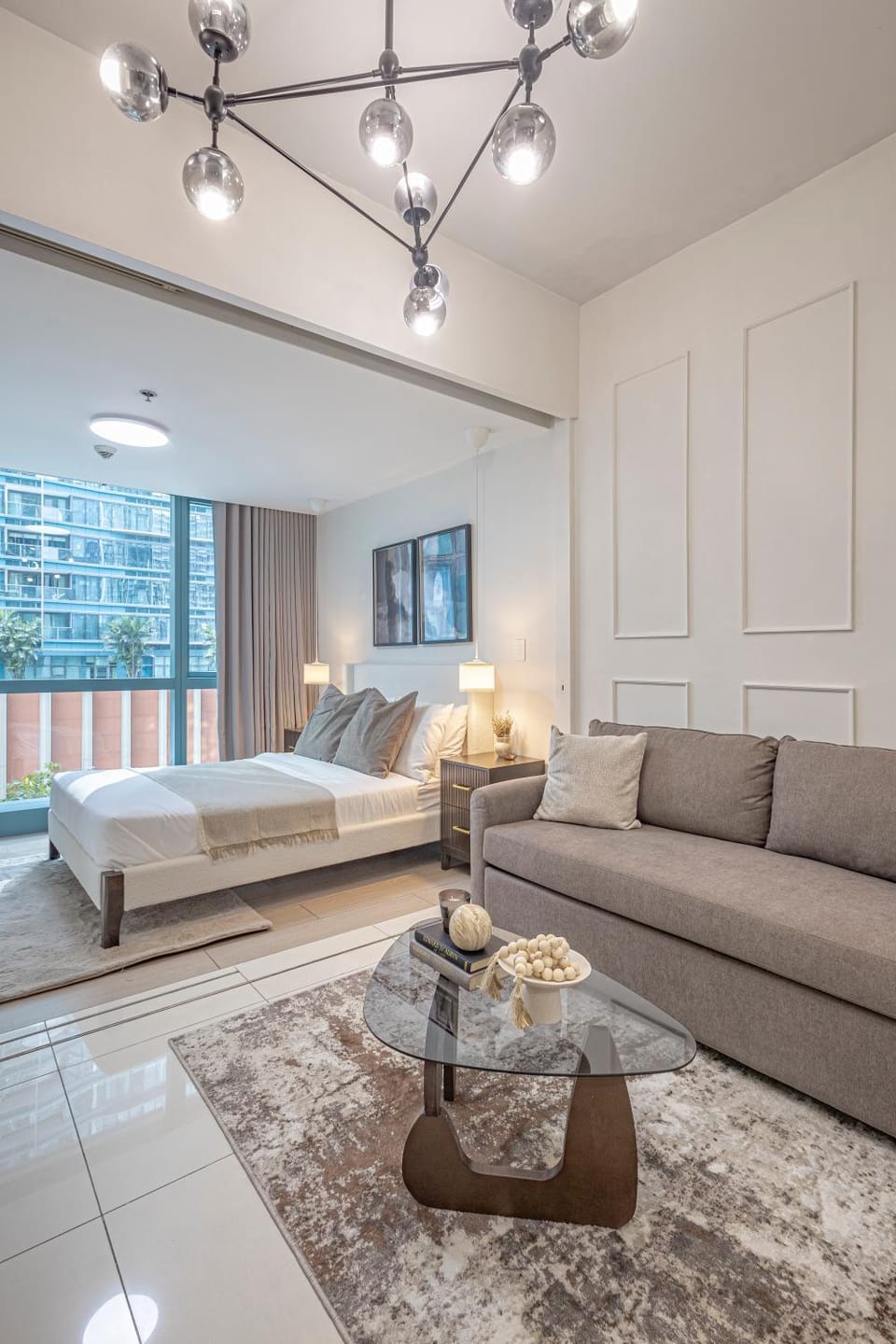 Bed, Living room, Photo of the whole room, Seating area, Bedroom