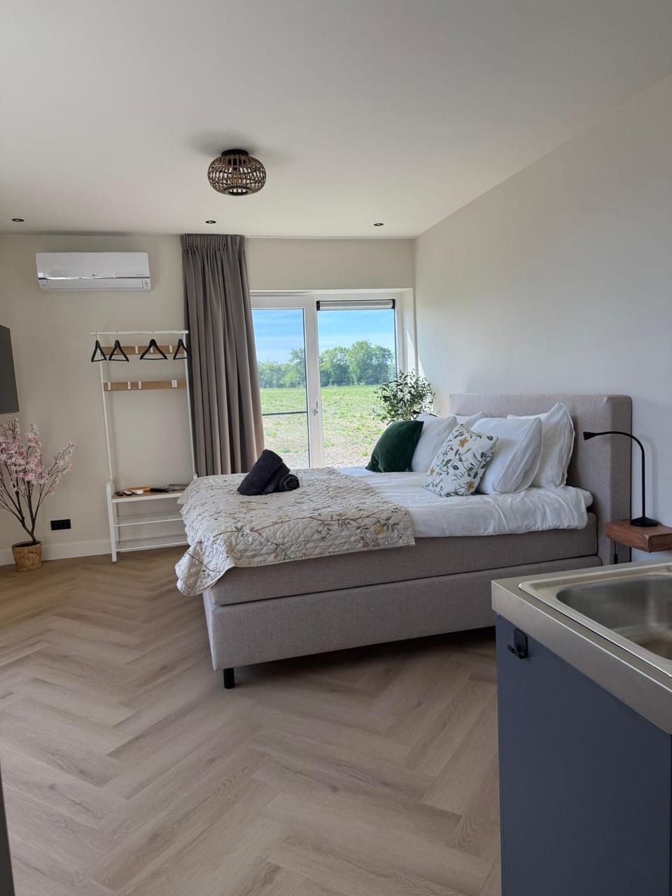 Bed, Bedroom