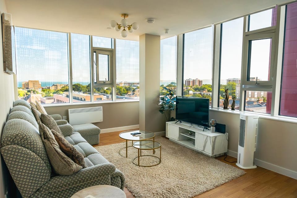 Akoya - Beautiful Sea View Apartment Apartment in Bournemouth