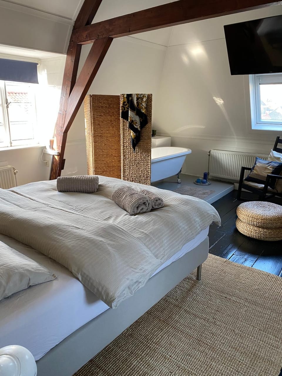 Photo of the whole room