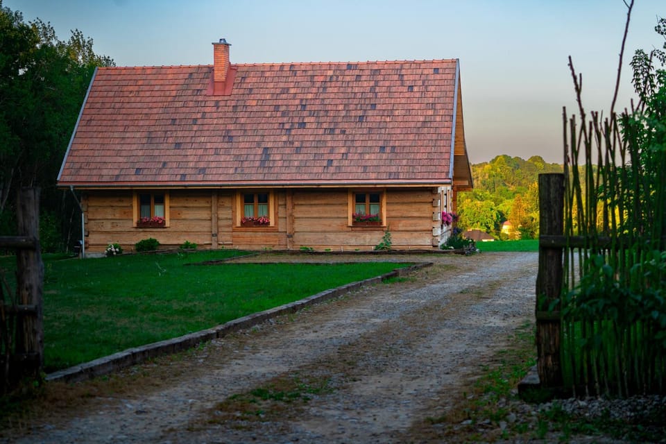 Property building, Day, Natural landscape, Garden, Garden view