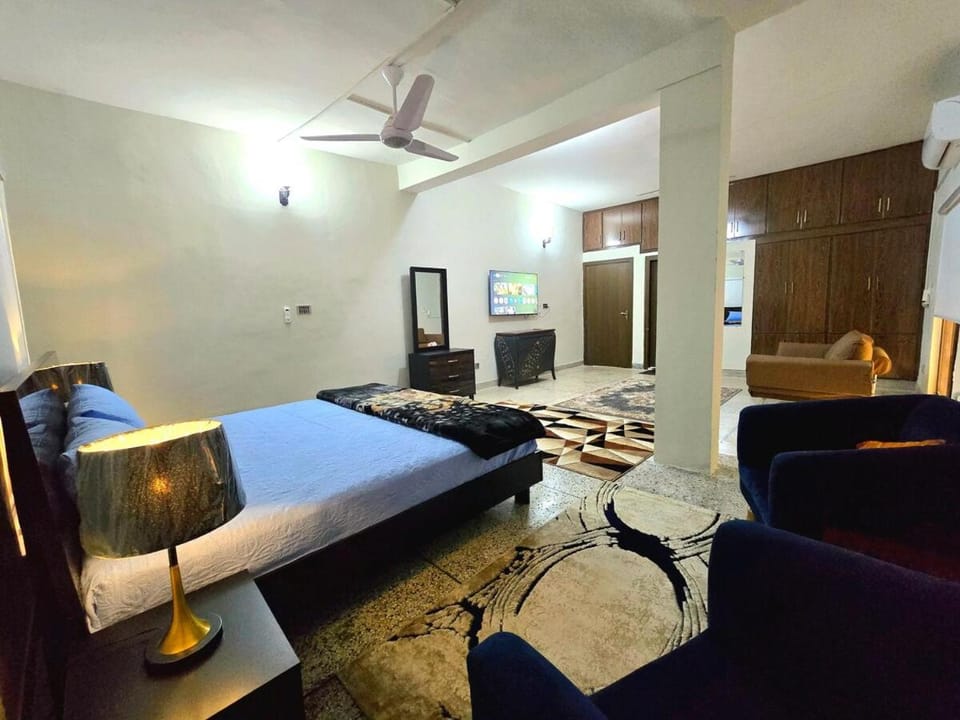 Ivory Door Suite, Islamabad Apartment in Islamabad Capital Territory