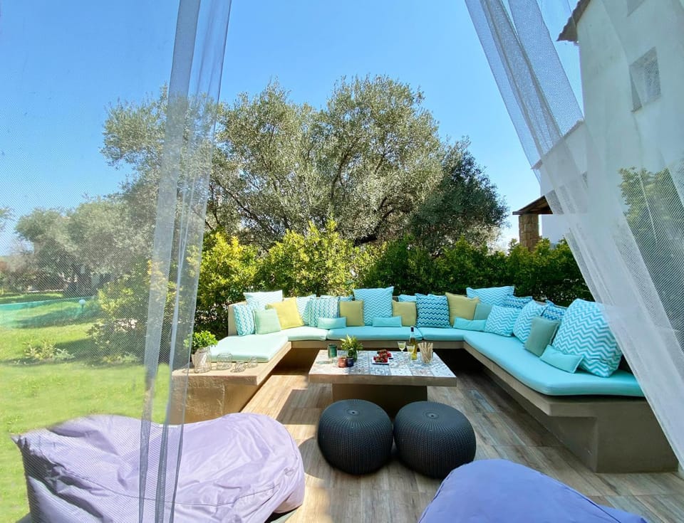 Garden, Seating area
