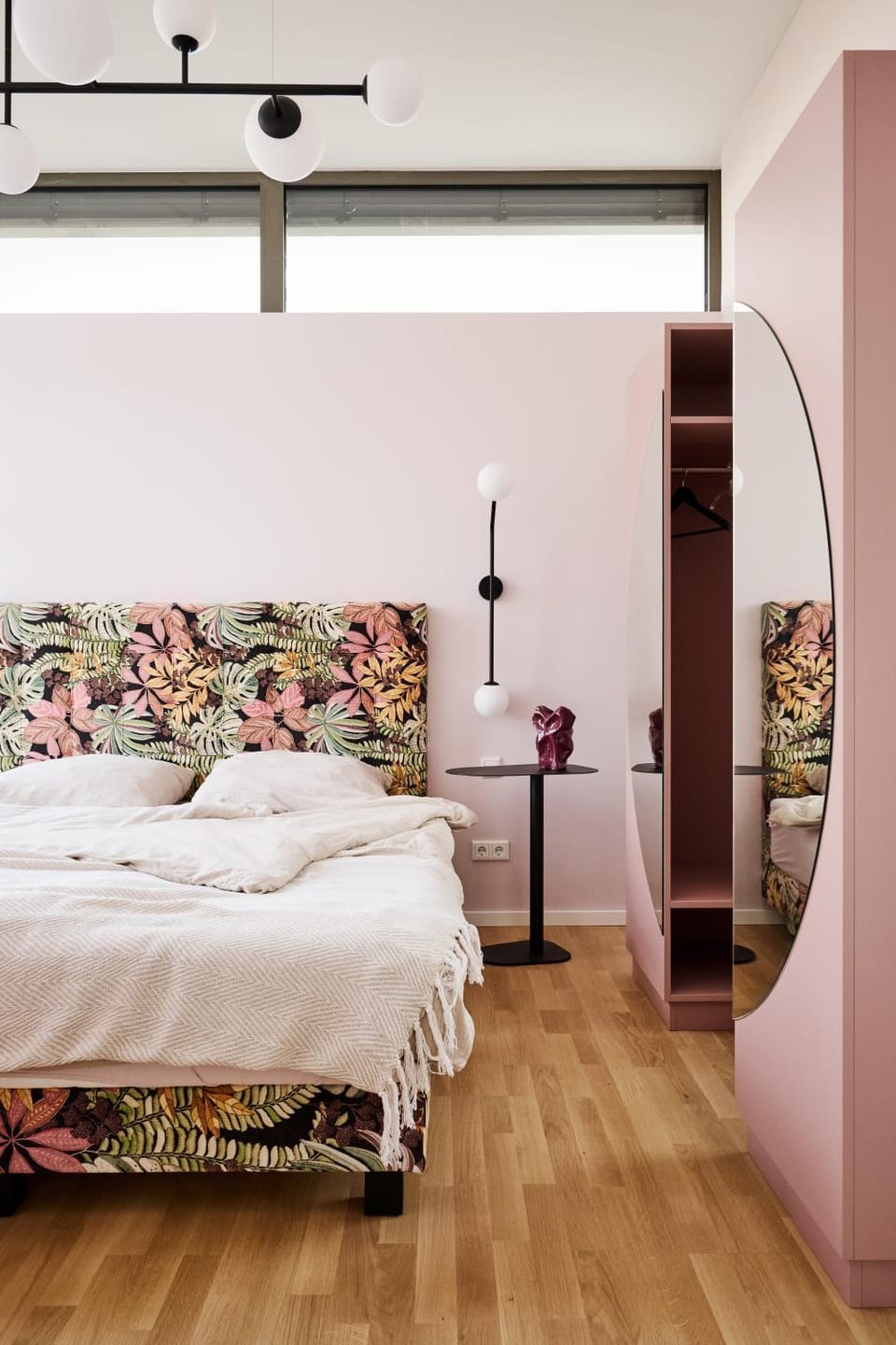 Bed, Natural landscape, Photo of the whole room, Bedroom, soundproof, wardrobe
