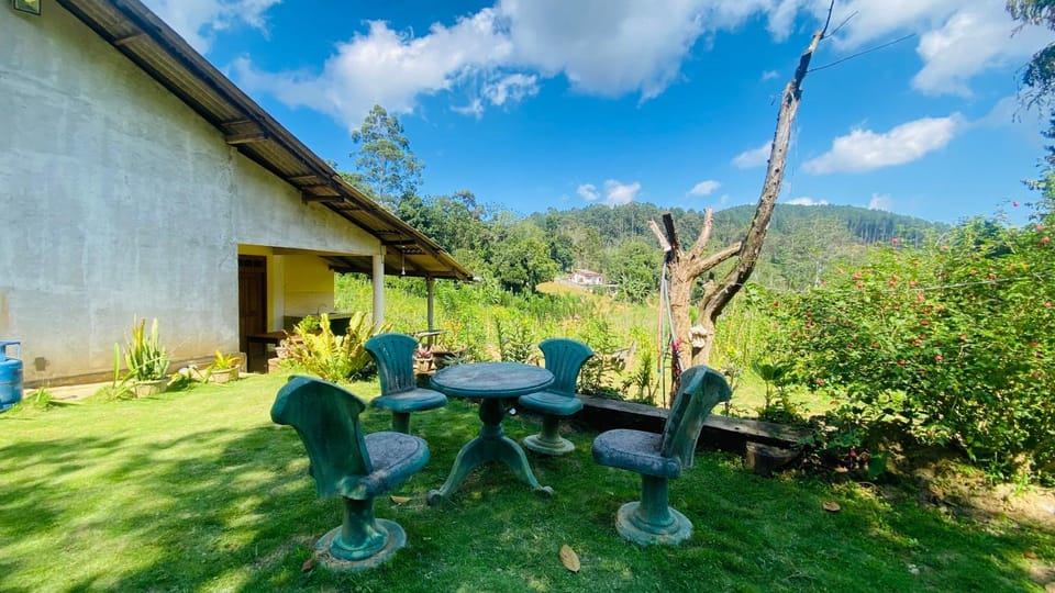 Cool Breeze Guest Inn Diyathalawa Bed and Breakfast in Uva Province, Sri Lanka