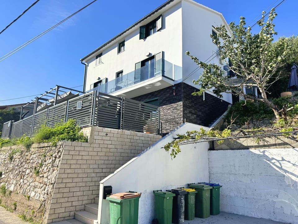 Property building, Day, Parking