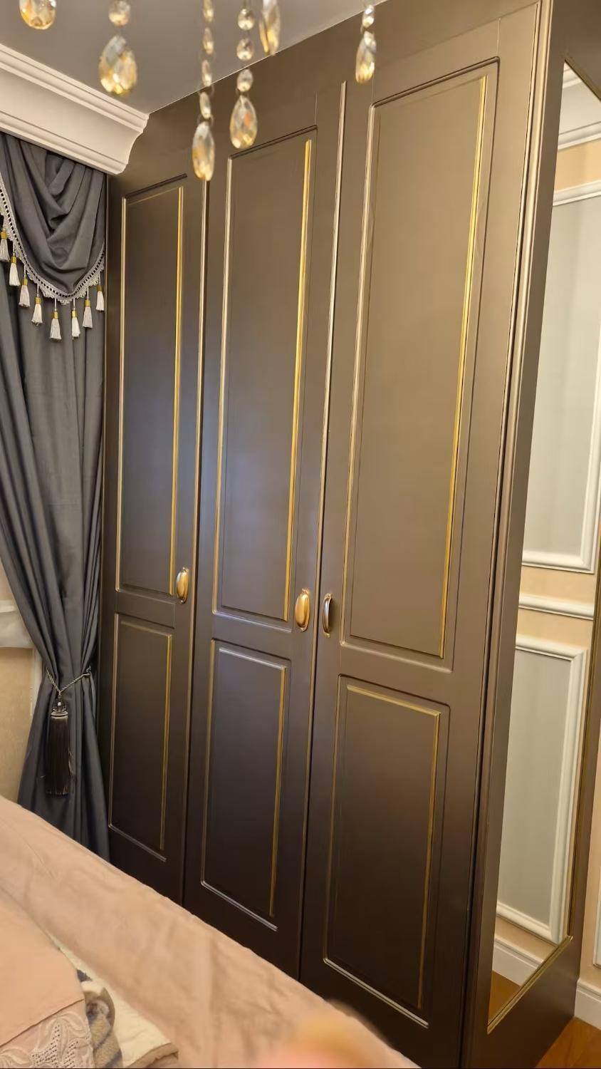 Bedroom, locker