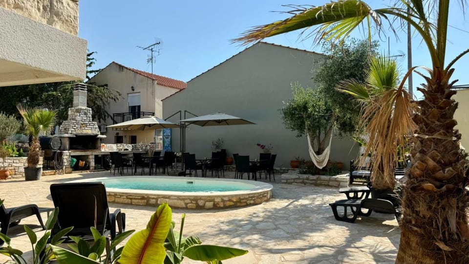 Activities, BBQ facilities, Garden, Seating area, Swimming pool, sunbed