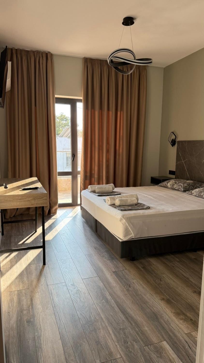 TV and multimedia, Bedroom, Quiet street view, air conditioner