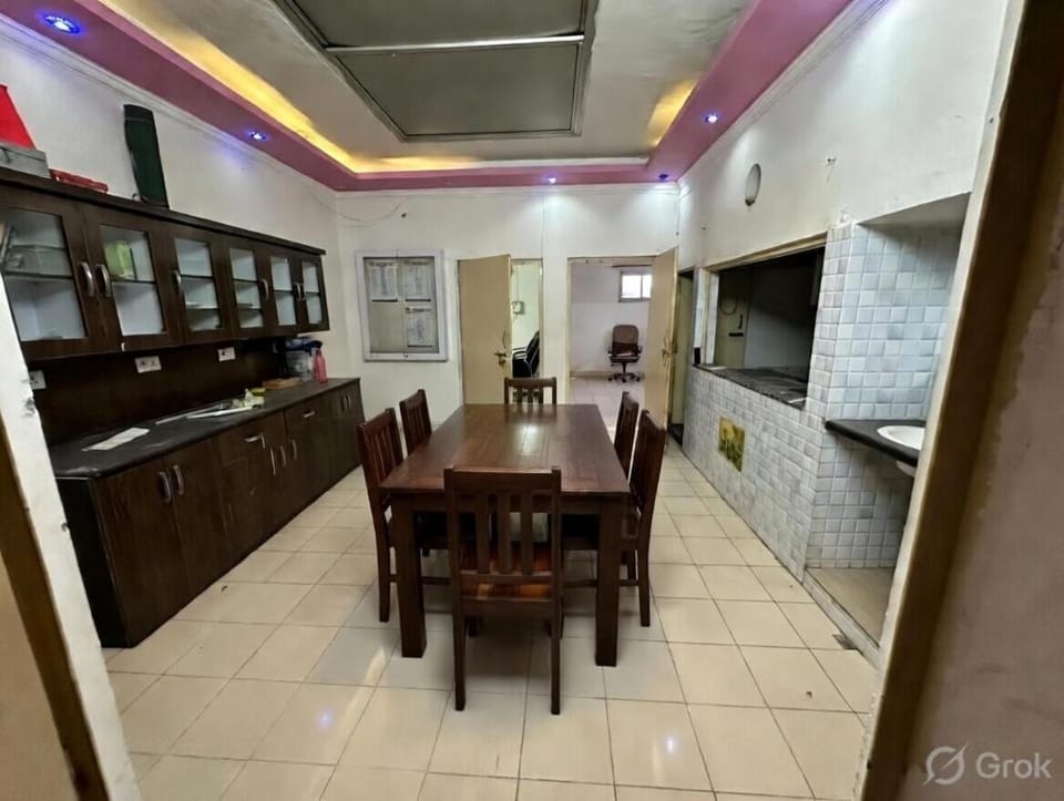 4 Bhk home in hazratganj Apartment in Lucknow