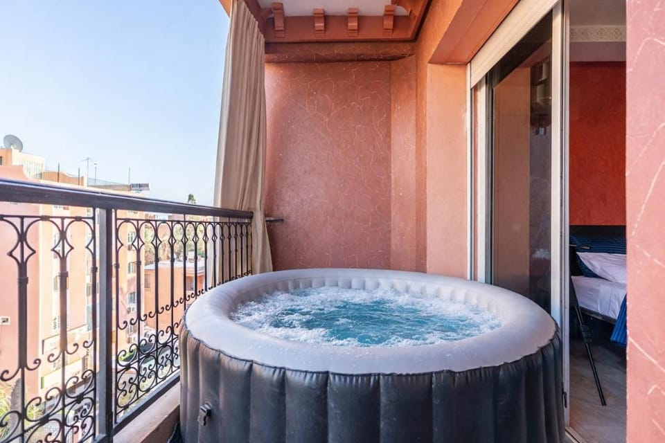 Day, Natural landscape, Hot Tub, View (from property/room), Balcony/Terrace
