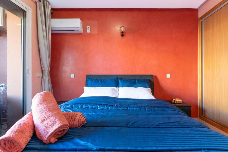 Bed, Photo of the whole room, Bedroom, air conditioner