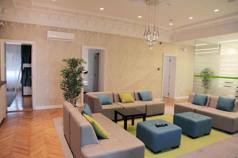 Communal lounge/ TV room, TV and multimedia, Living room, Lobby or reception, Seating area