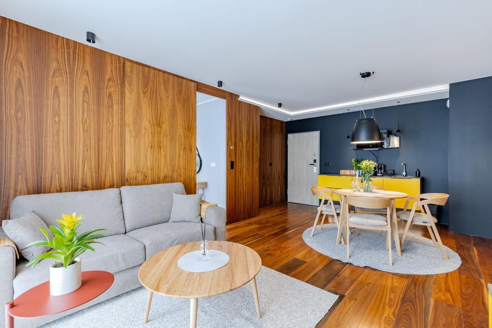 Kitchen or kitchenette, Living room, Seating area, Dining area
