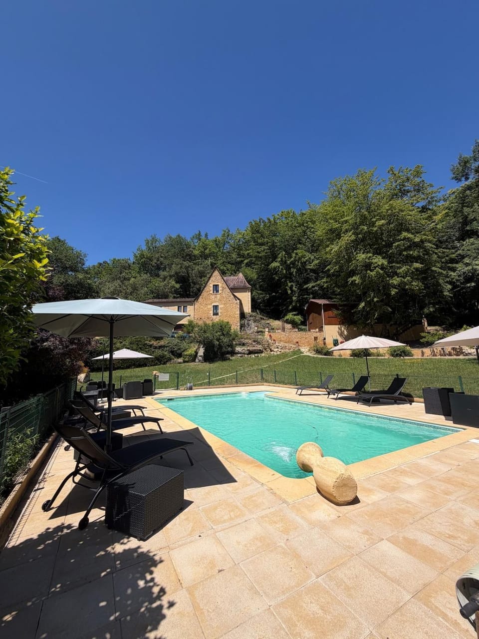 Patio, Day, Natural landscape, Garden, Garden view, Pool view, Swimming pool, sunbed