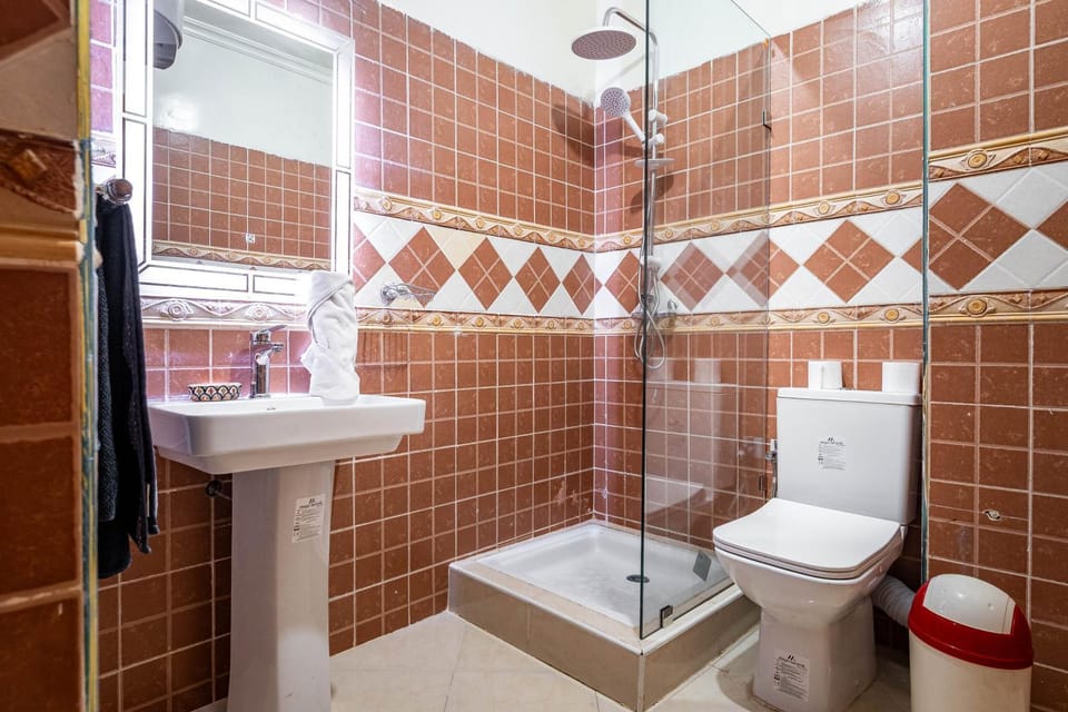 Shower, Bathroom