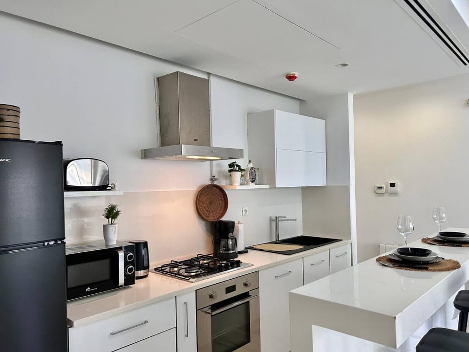 microwave, oven, kitchen
