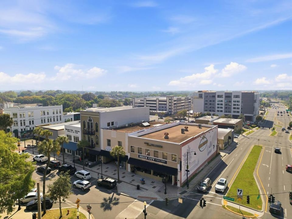 Ocala Modern Living near I-75 and Downtown Ocala House in Florida