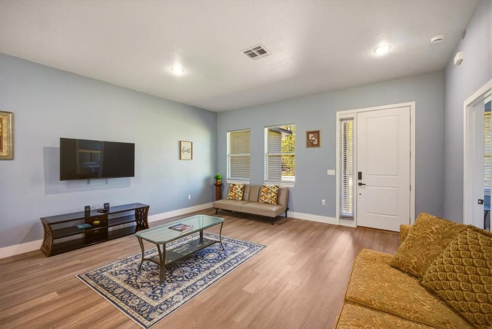 Living room, Seating area, Evening entertainment